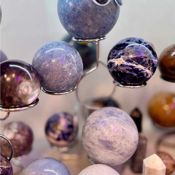 Auction Items - Picture 3 of 6